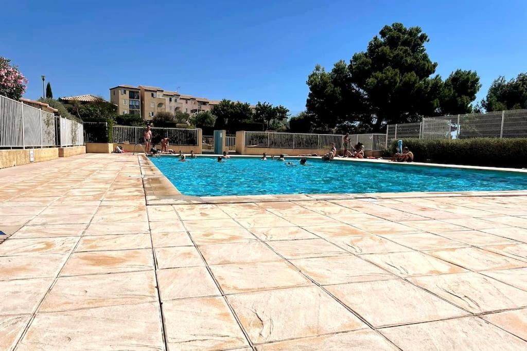 St-Pierre-La-Mer, Bel Appartement A Dans Residence Avec Piscine Et Tennis Entre 5 Et 10 Min De La Plage Fleury  Ngoại thất bức ảnh